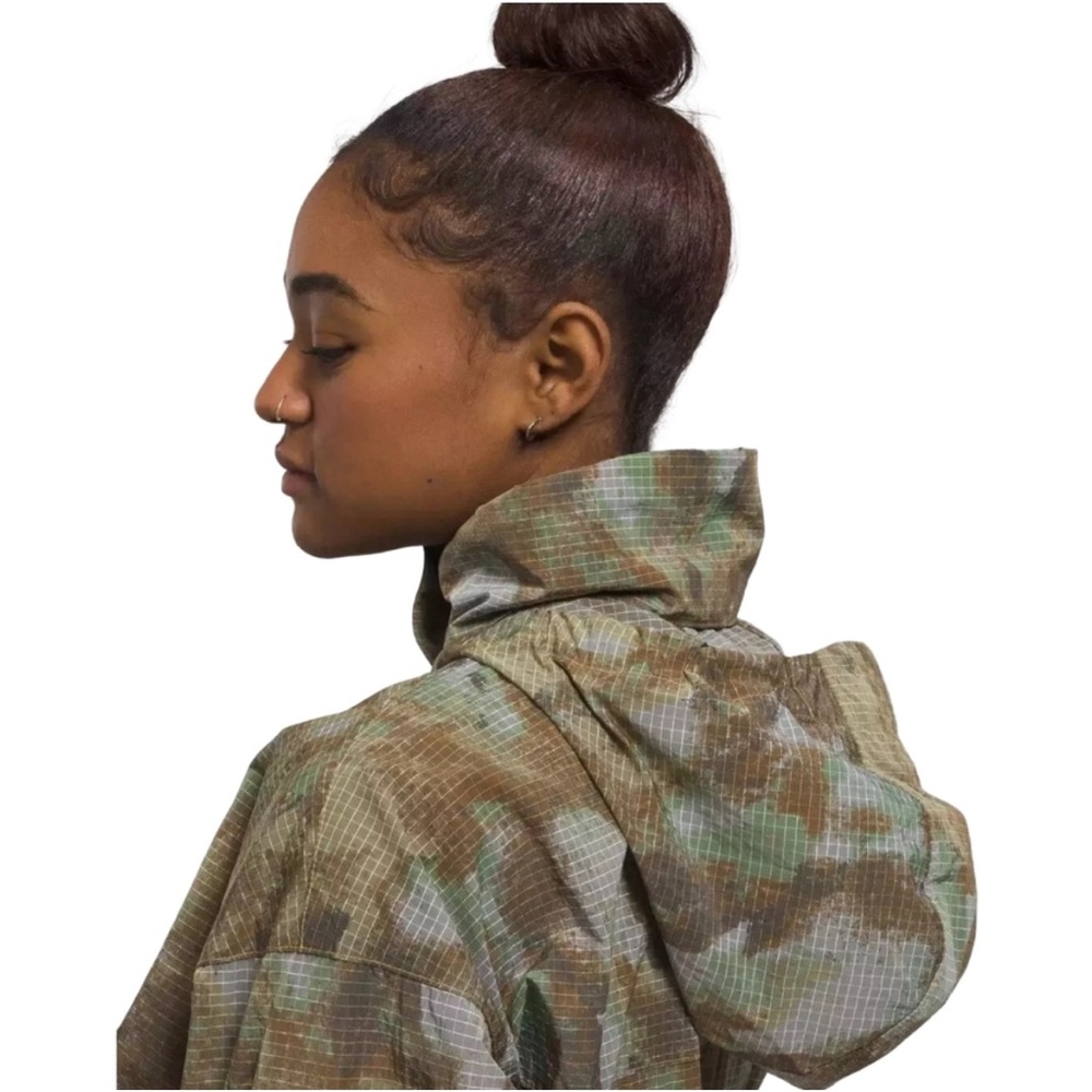 The North Face Utility Wind Jacket - image 3